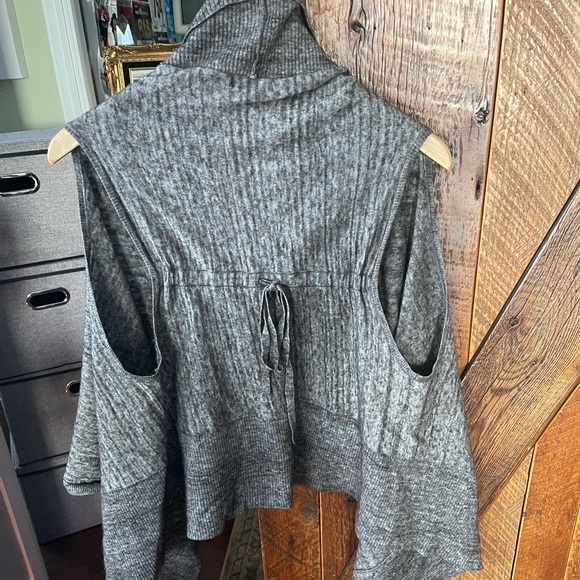 Knit sweater vest - Picture 3 of 3